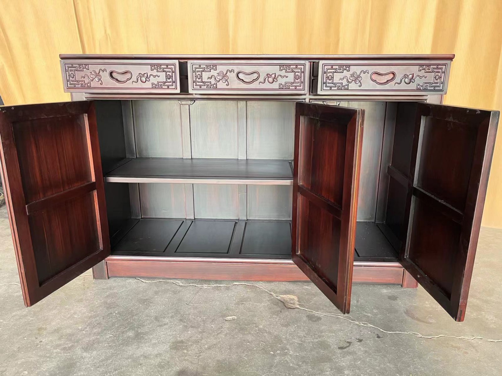 三门餐边柜